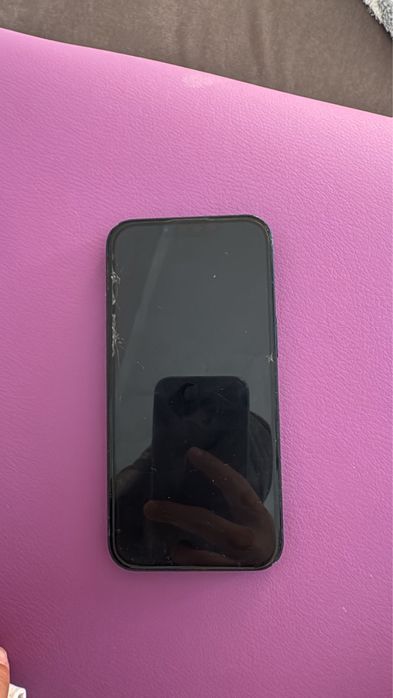 Айфон 13 в хорошем состоянии