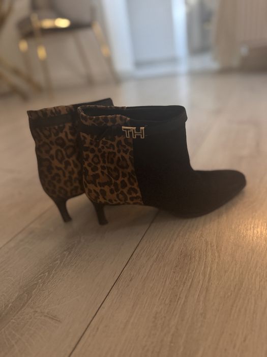 Botine Tommy Hilfiger cu imprimeu leopard