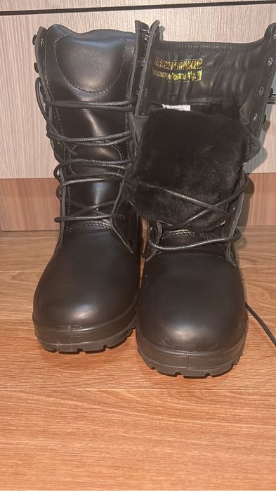 Продам зимние берцы