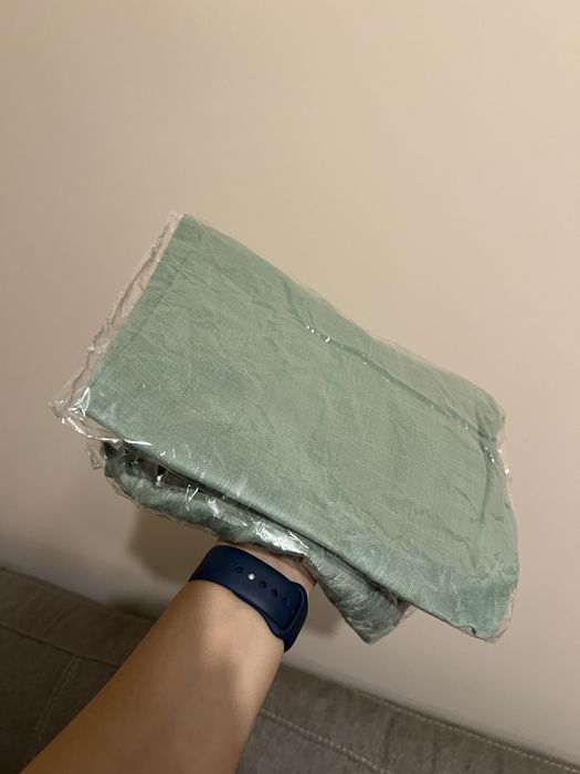 Тънък маслинено зелен шал