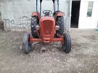 Tractor și escavator