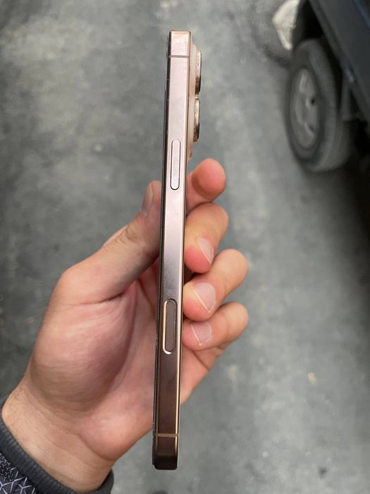 Iphone 16 pro max yaxshi ozim tutganmn 256 gb 93 yomks kelshtrberamn