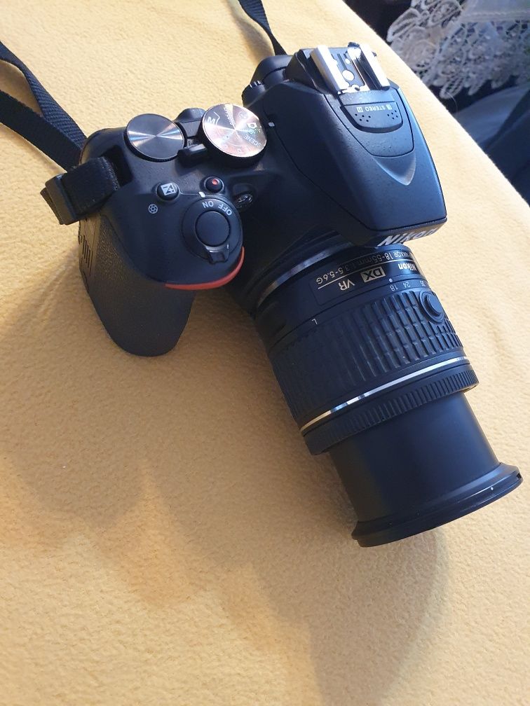 Nikon D5600 cu obiectiv 18-55 și accesorii, stare f buna 25877 cadre