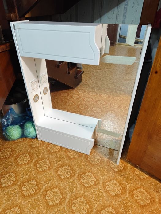 Шкаф зеркало для ванной новый