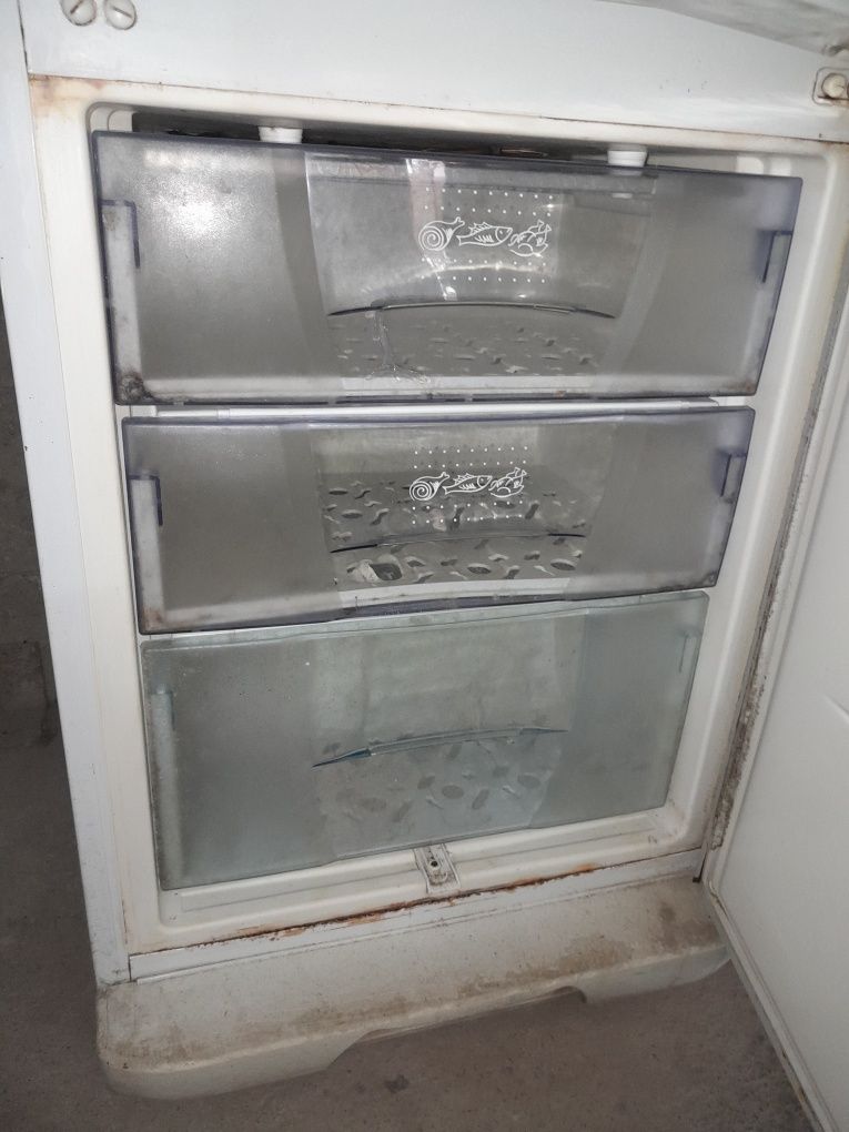 Холодильник продаётся