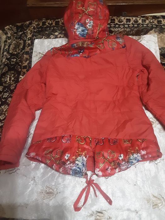 Куртка со съёмным капюшоном на девочку 4 - 6 лет