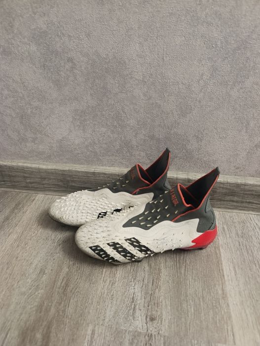 Продаю футбольные бутсы