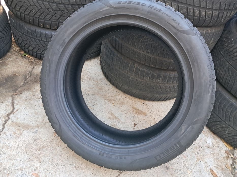 1xAnvelopa second iarna 235 50 R19 Pirelli Pzerowinter 6mm 2022