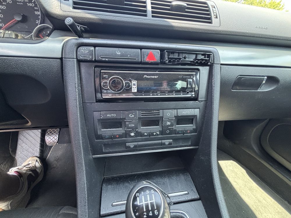 Audi A4  2.0  TDI  седан