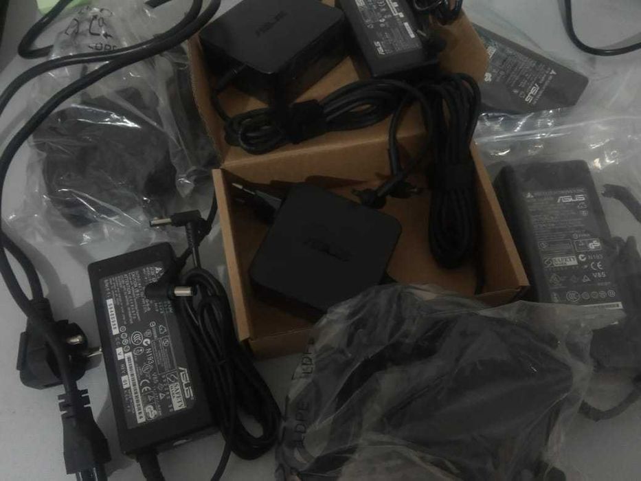 зарядки оригинальные на компьютеры ASUS зарядные устройства разные
