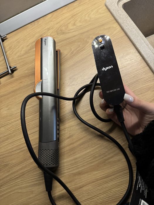 Aparat de îndreptat parul dayson airstrait