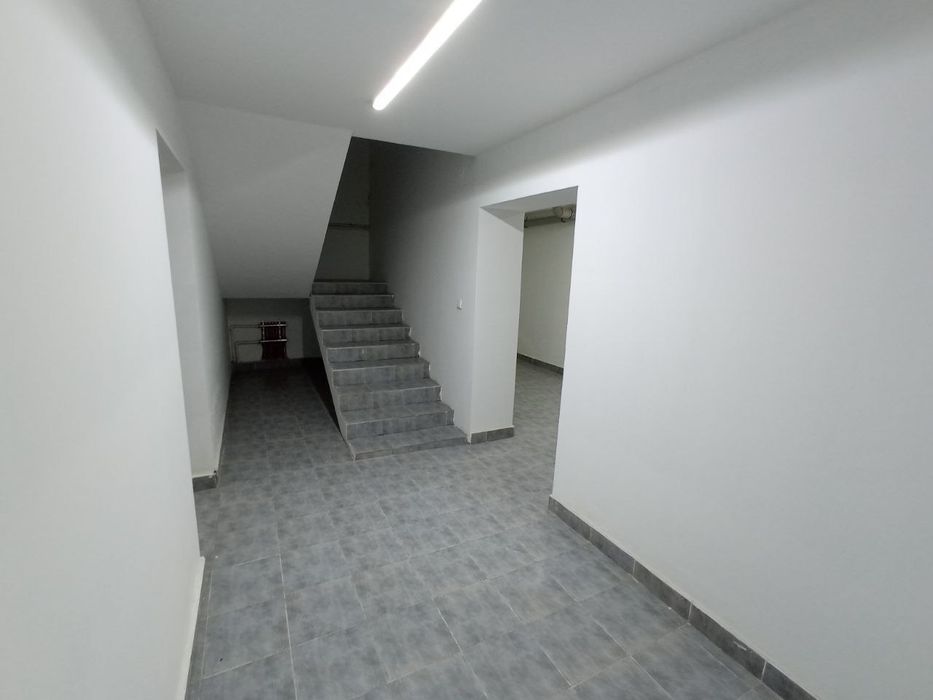 Своя Аренда помещений 300 м2. Цокольный этаж