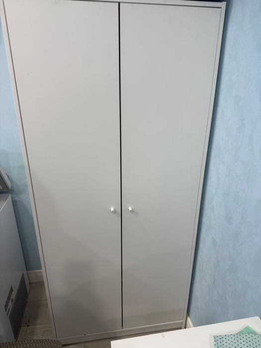 шкаф двухдверный