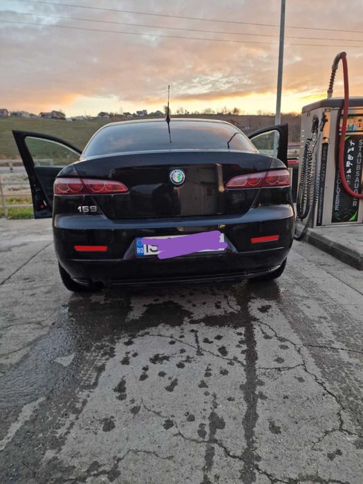 Vând Alfa Romeo 159