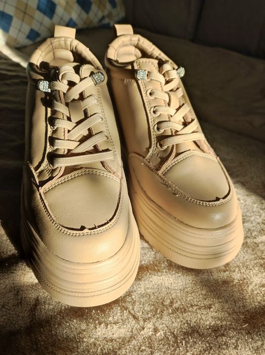 Продам новую обувь