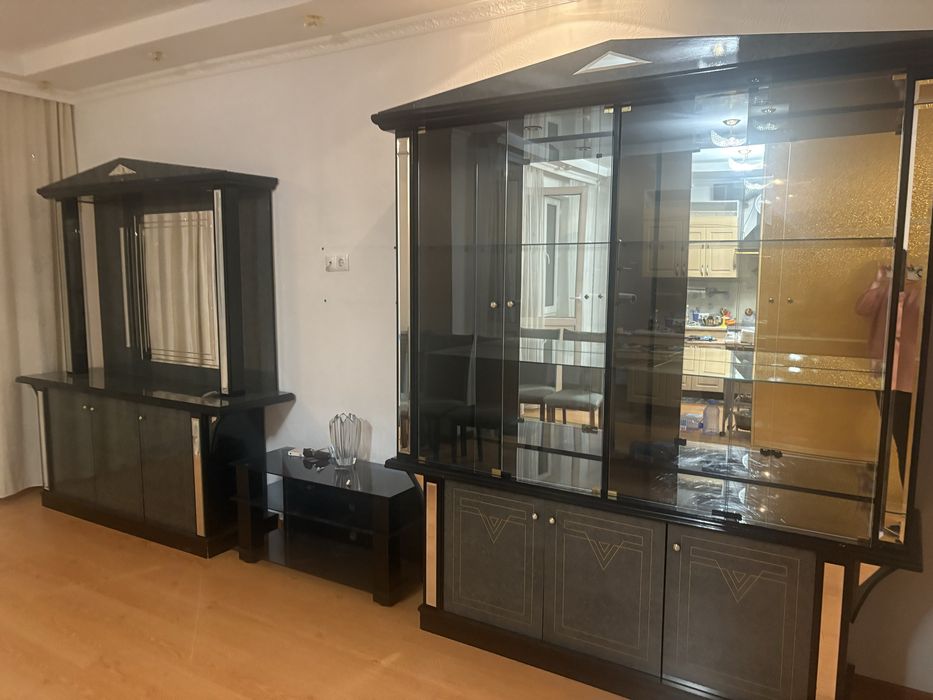 Срочно в связи с переездом дешево продам гостиную, шкаф-купе