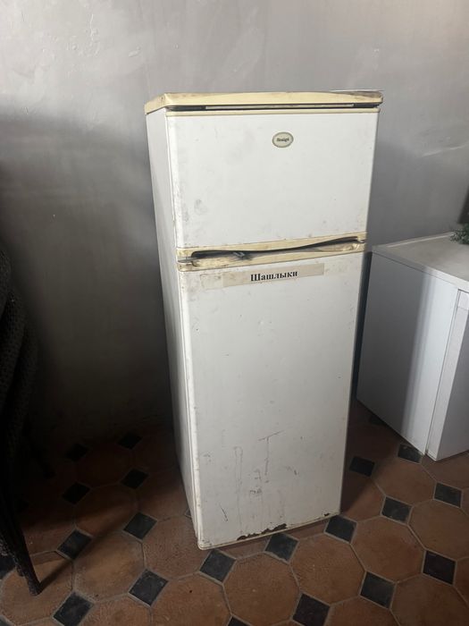 Холодильник не рабочий в продаже