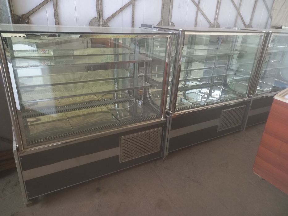 Витринный холодильник