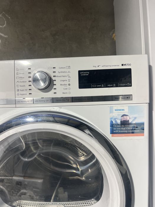 Uscator de rufe Siemens 9 kg , cu pompa de caldura