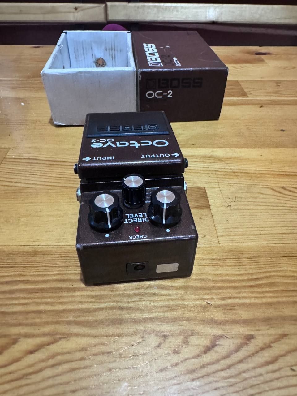 Boss octave oc 2 sotiladi holadi yangi