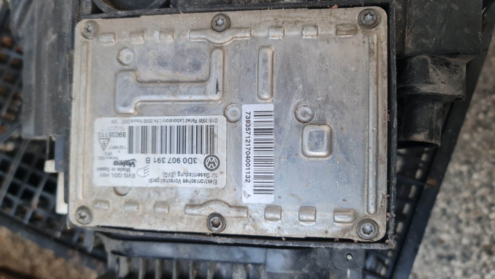 Фарове VW b6 bixenon valeo,крушки Osram xenarc d1s