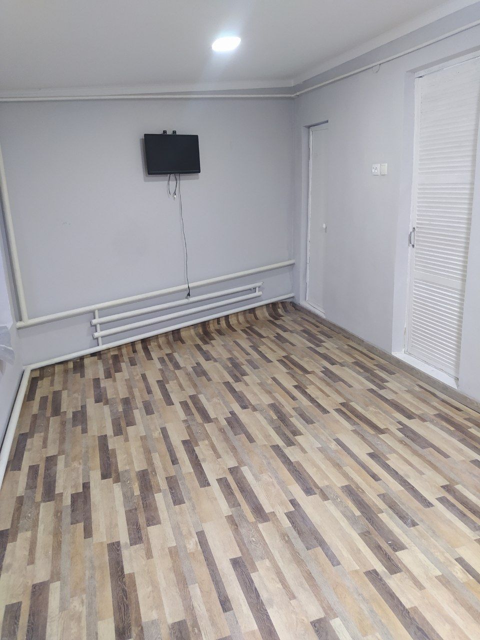 Uy sotiladii . 1 sotih kvadrat 100 boyi 3 metr