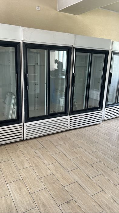 ПРОДАМ ВИТРИННЫЙ ХОЛОДИЛЬНИК АКЦИЯ  доставка бесплатная гарнтия есть!