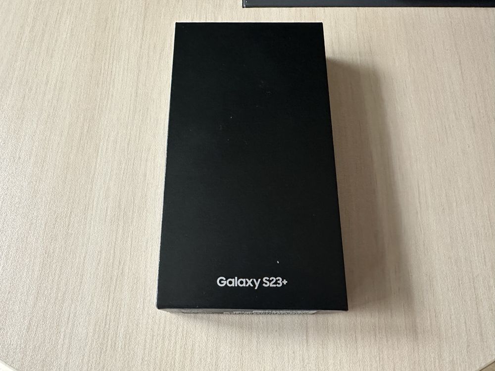 Продавам Samsung Galaxy S23+ 5G 256/8GB-НОВ