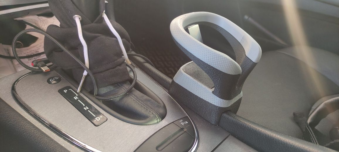 W211 cup holder , поставка за чаши