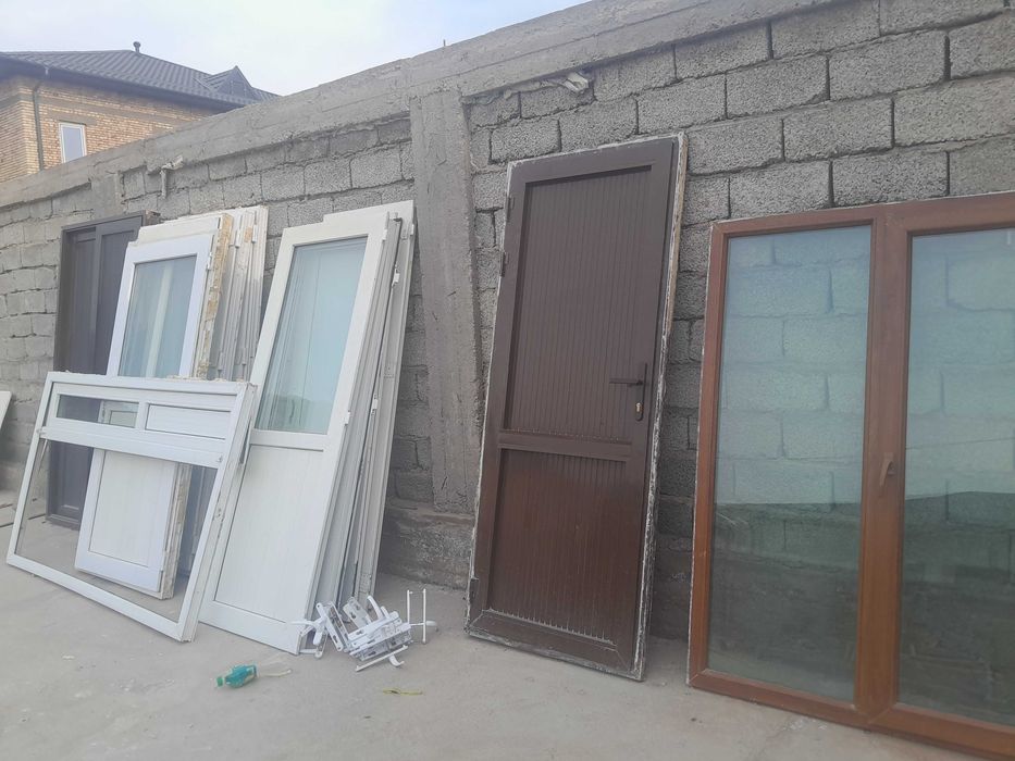 Окна, двери б/у,,      ,