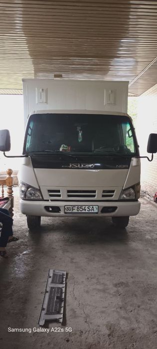 Isuzu 2015 yuripturgan moshina
