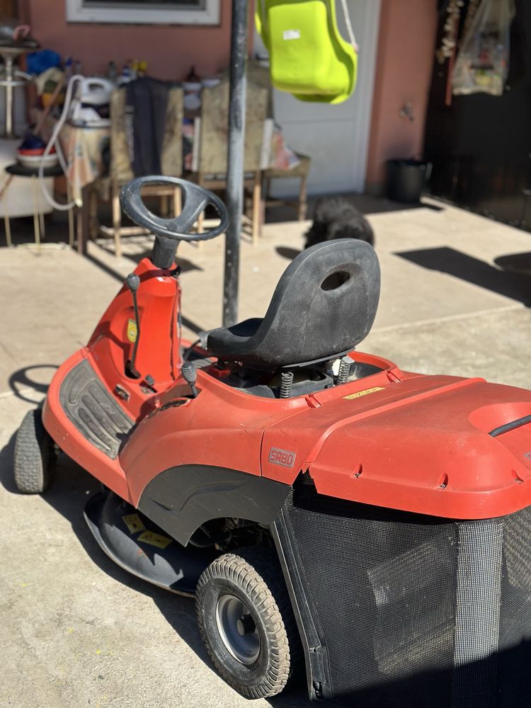 Tractoras tuns gazon Sabo