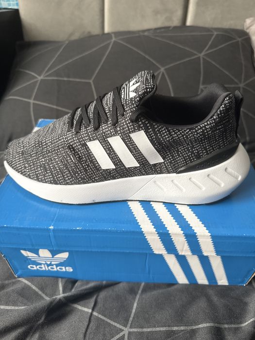Adidas Swift Run