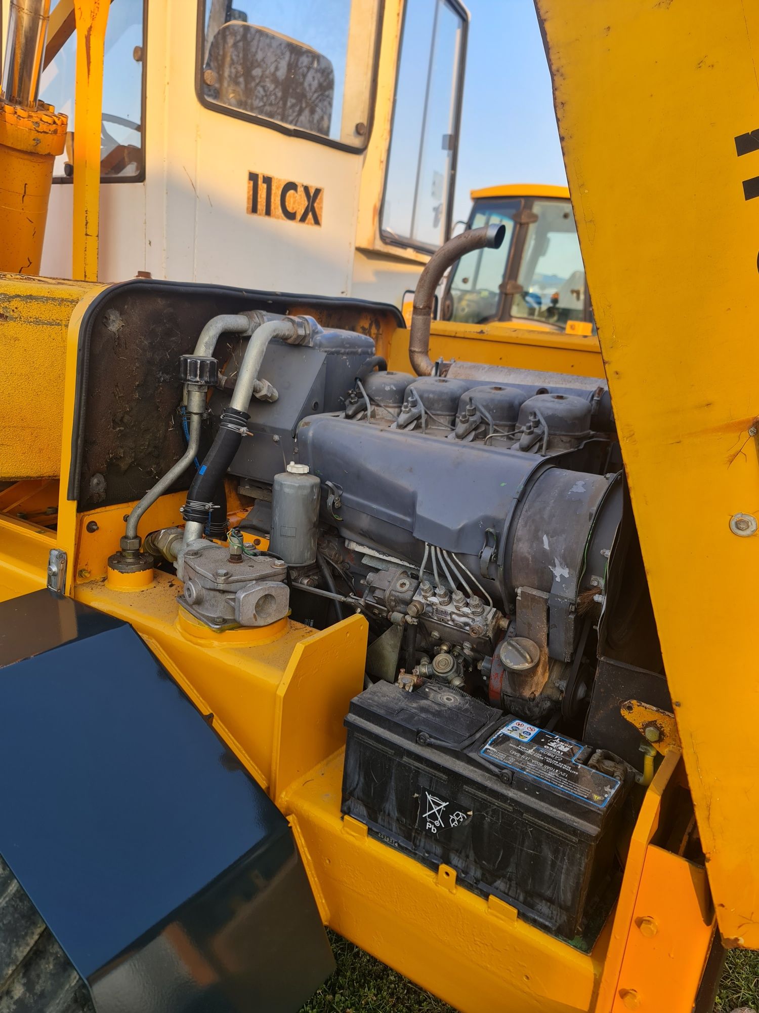 Vînd excavator Mecalac