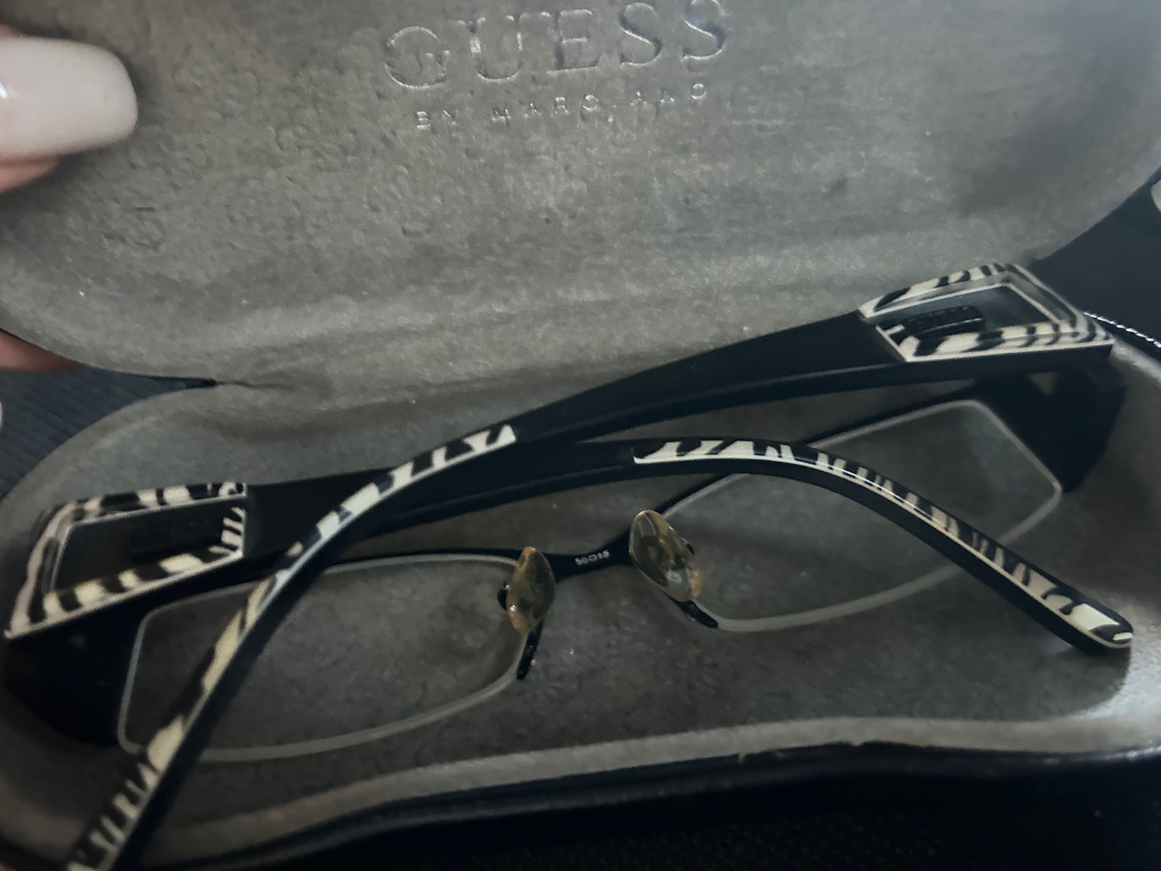 ramă ochelari vedere guess