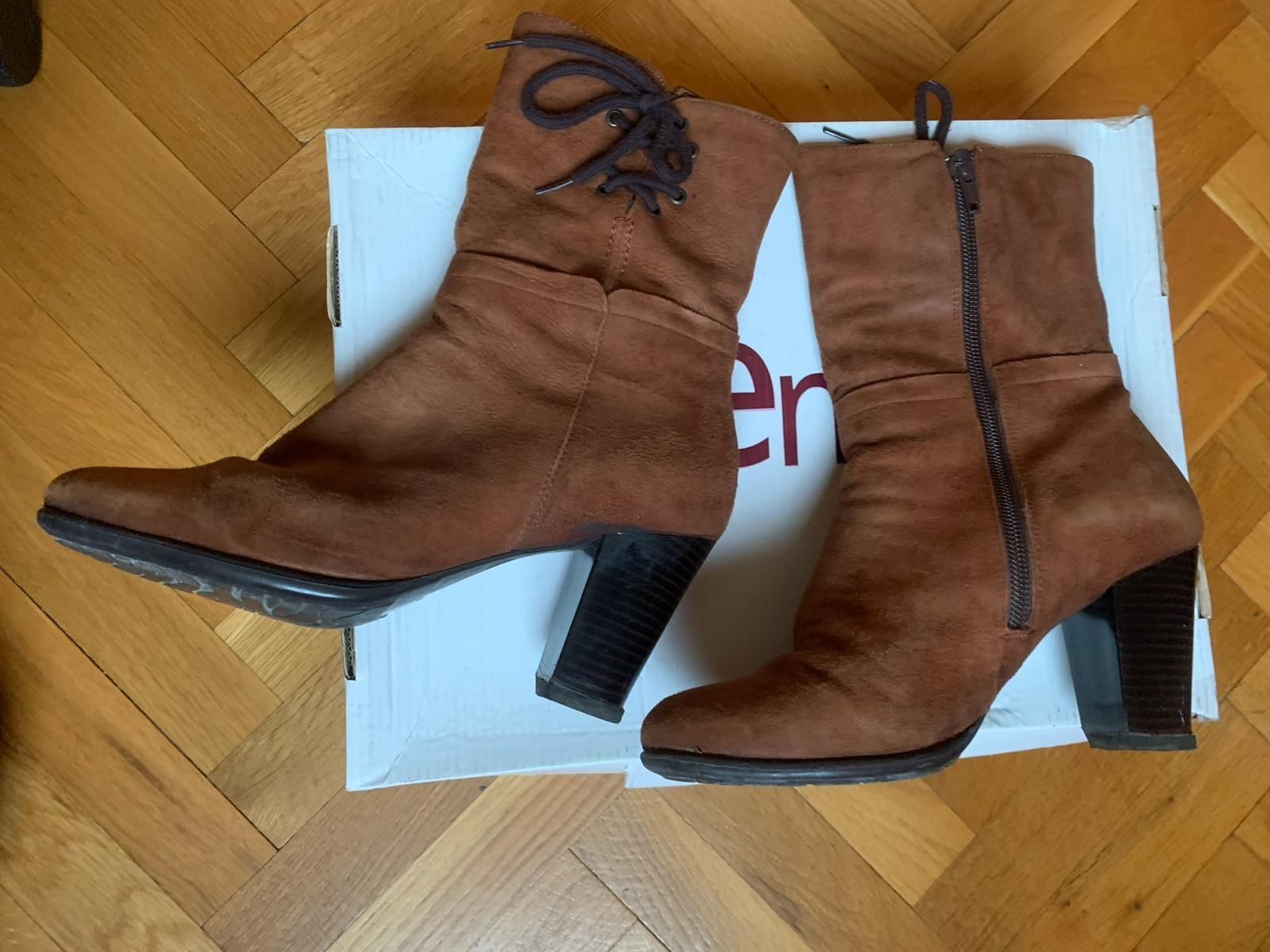 Vand botine marimea 35