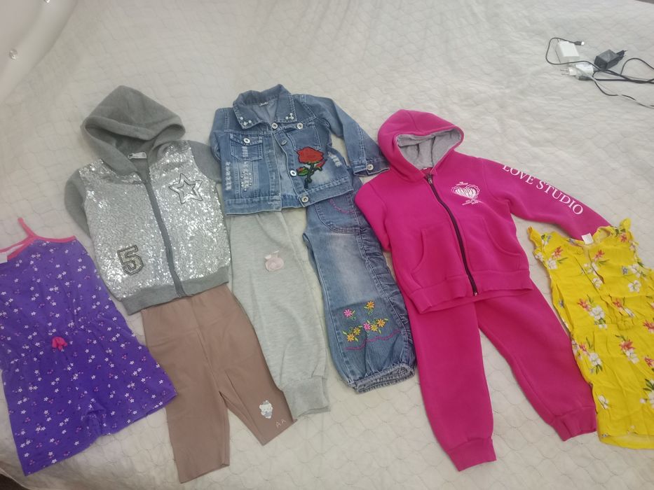 Отдам даром детскую одежду