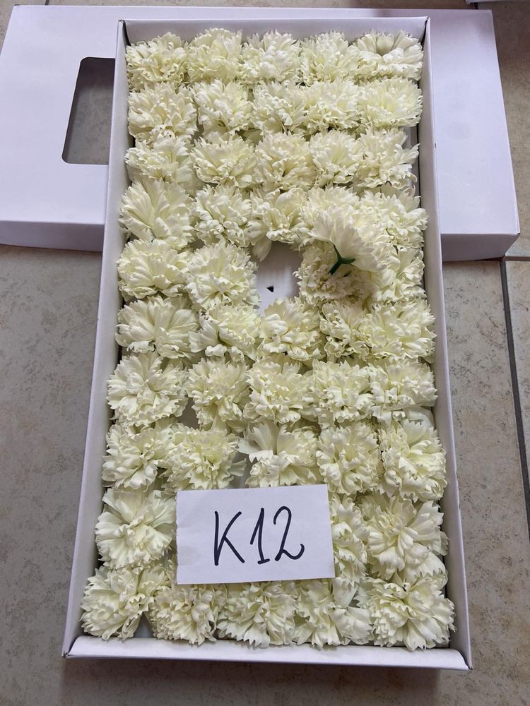 Сапунени карамфили в кутия. за декорация НОВИ! 4 цвята 50бр. в кутия