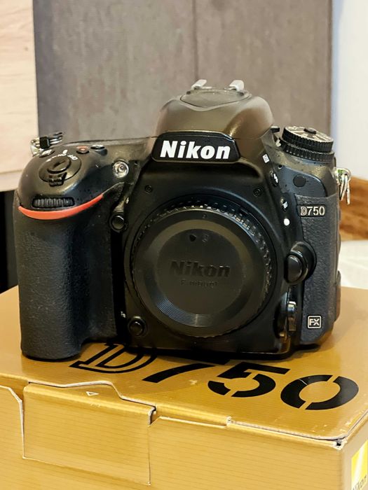 Фотоапарат Nikon D750 / Nikon d750 body + допълнителна батерия