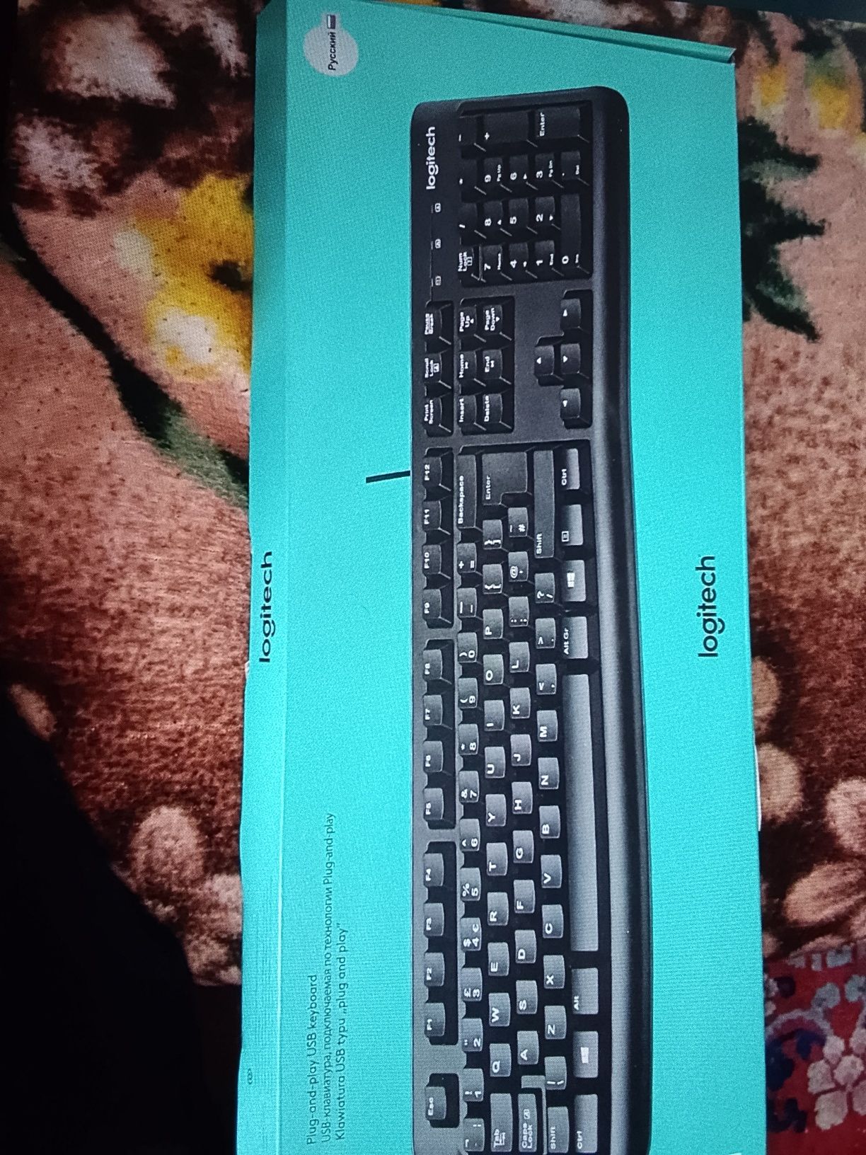 Продам клавиатуру Logitech для компьютера.