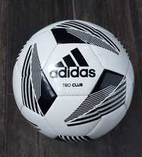 Футболна топка Adidas