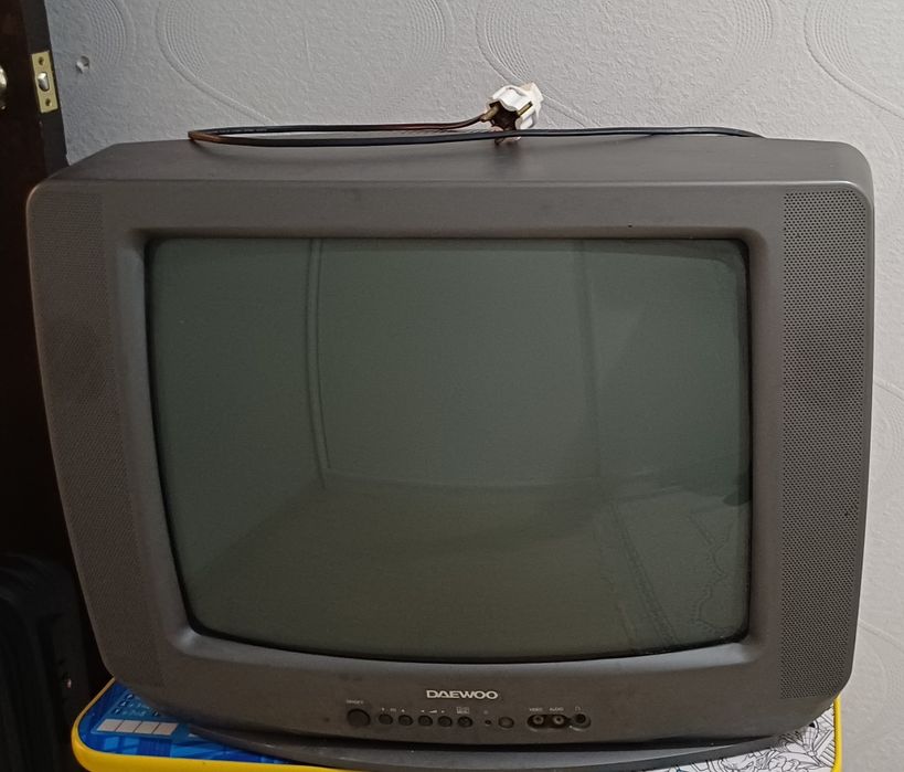 Продам телевизор: марки Daewoo б/у