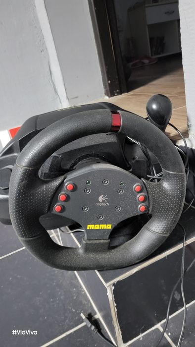 Volan Logitech Momo Racing Force