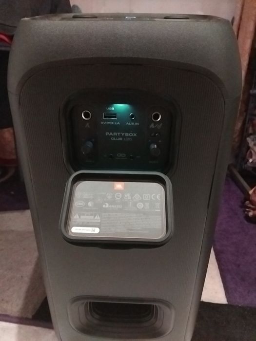 Vând boxa jbl partybox 120