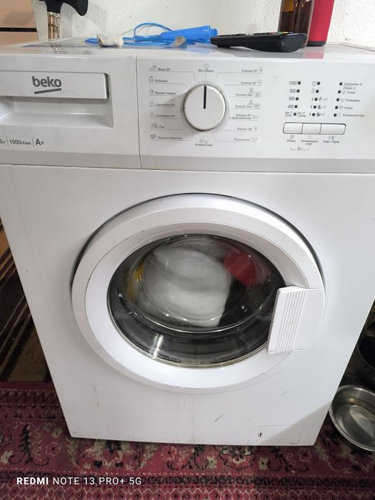 Продам стиральную машинку беко 6 кг. .