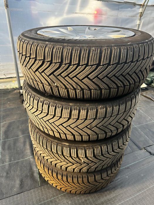 Roti M+S bmw 205/55 R16 cu capace originale