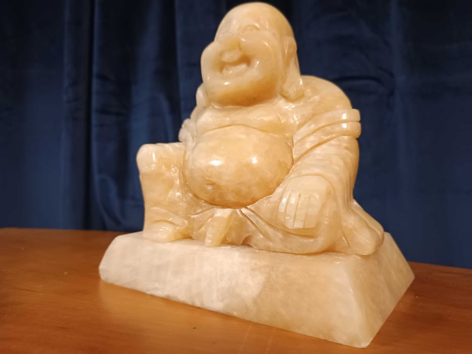 фигурка на Буда ръчно издълбана от чист бял нефрит, .Нощна лампа.