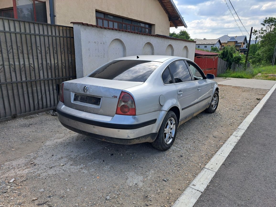 Dezmembrez Volkswagen Passat B5.5 1.9tdi