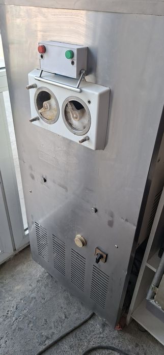 Фризер мороженного