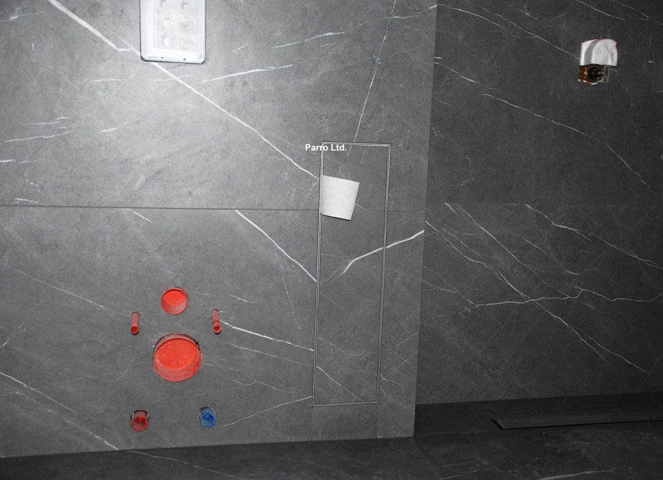 Вградена тоалетна четка и хартия